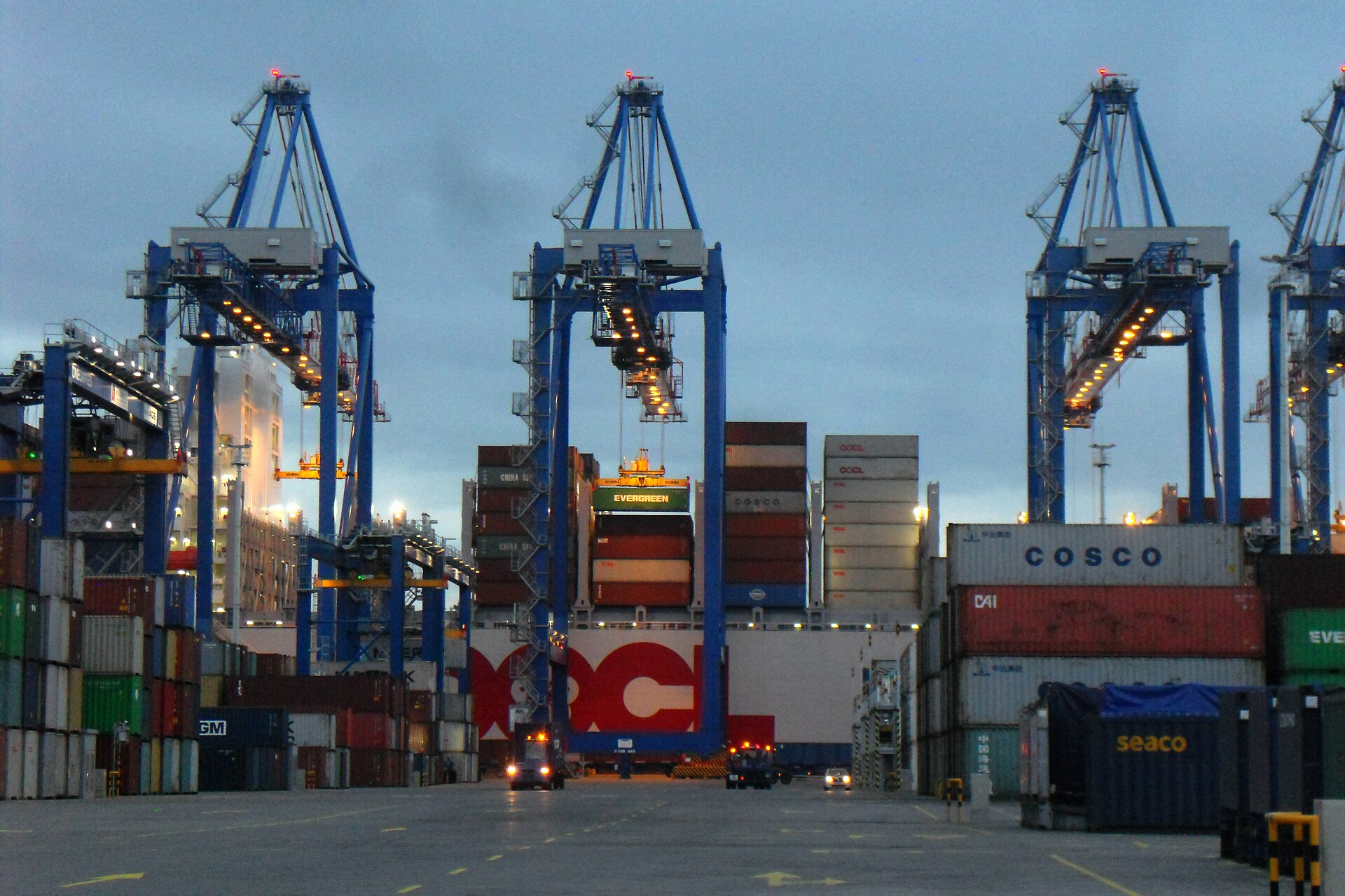 OOCL Hong Kong (the world's largest container ship) at the Deepwater Container Terminal (T2) Gdańsk (Poland).
